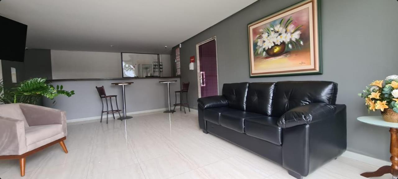 Petro Hotel Candeias Candeias  Zewnętrze zdjęcie
